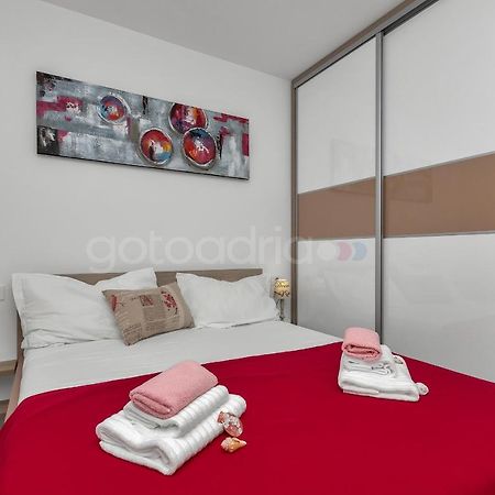 Luxury Apartment Poseidon - Free Beach Parking Макарска Экстерьер фото