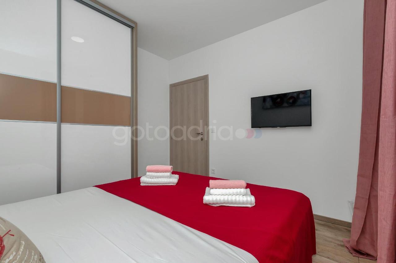 Luxury Apartment Poseidon - Free Beach Parking Макарска Экстерьер фото