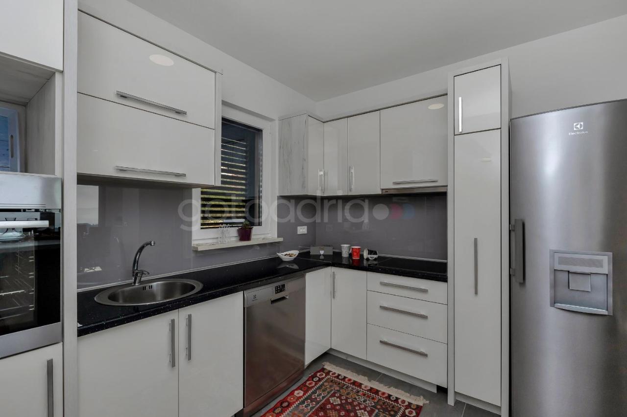 Luxury Apartment Poseidon - Free Beach Parking Макарска Экстерьер фото
